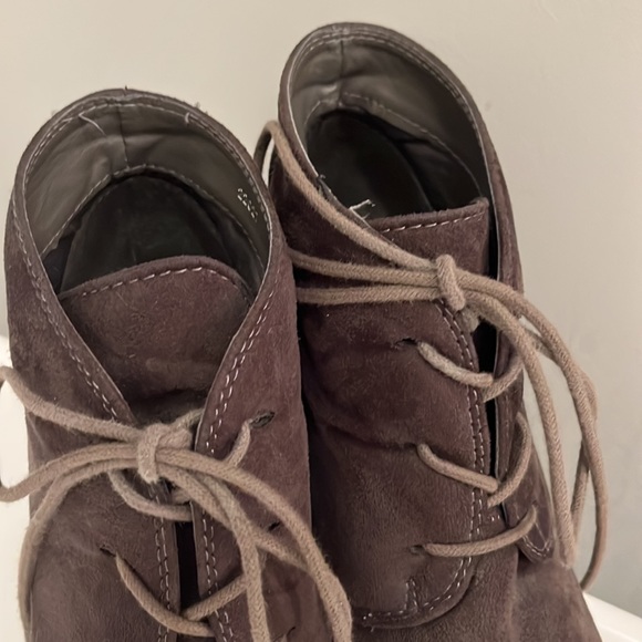 Journee Collection grey suede booties size 8.5 - Picture 7 of 8